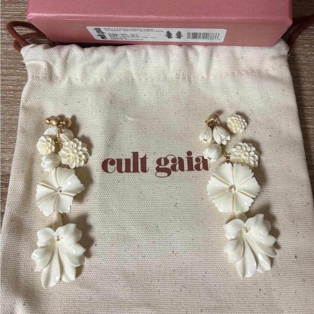 Cult Gaia Ivory Giana Drop Earrings - Picture 4 of 4